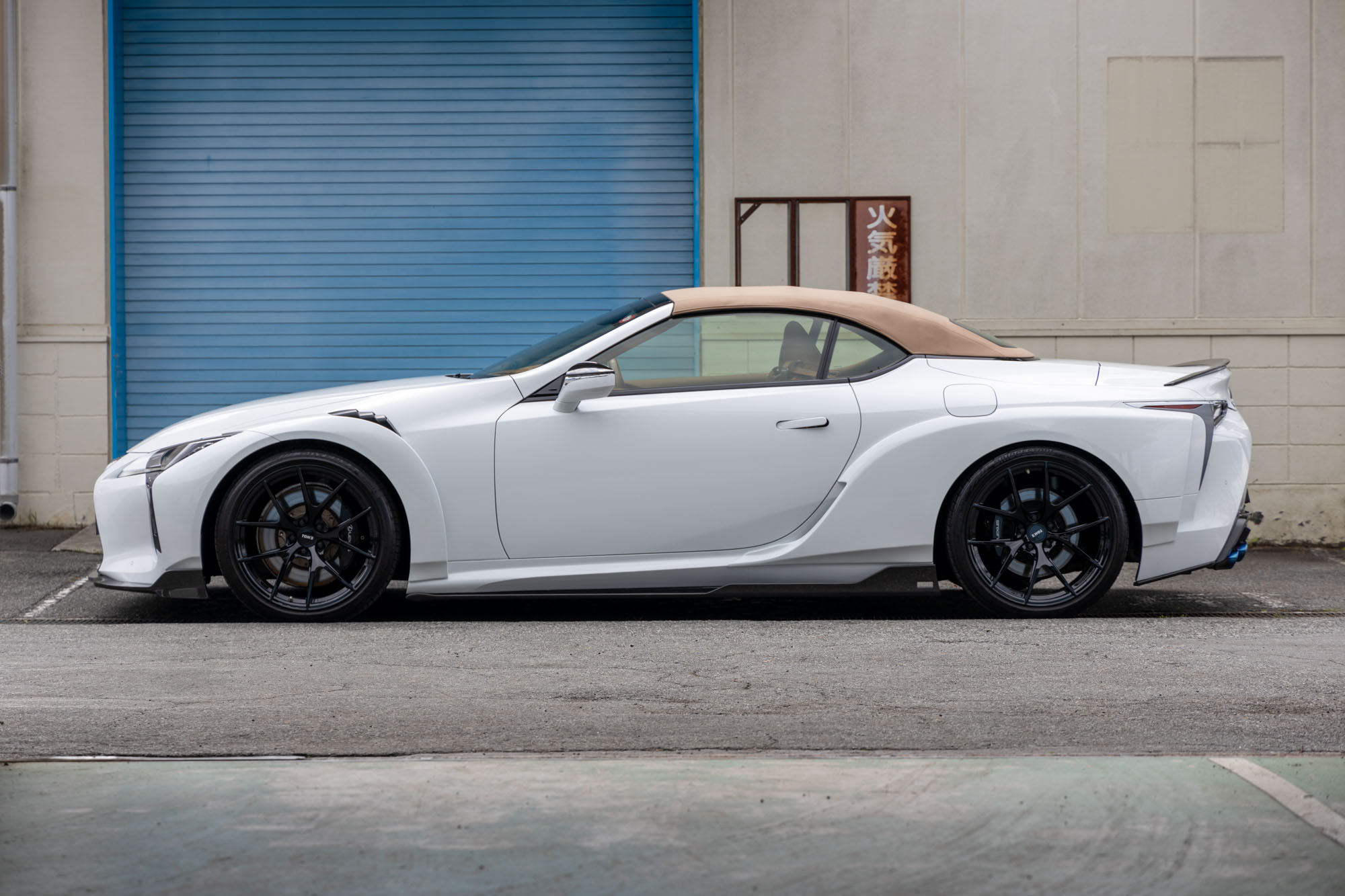 TOM’S LC Convertible Wide Body