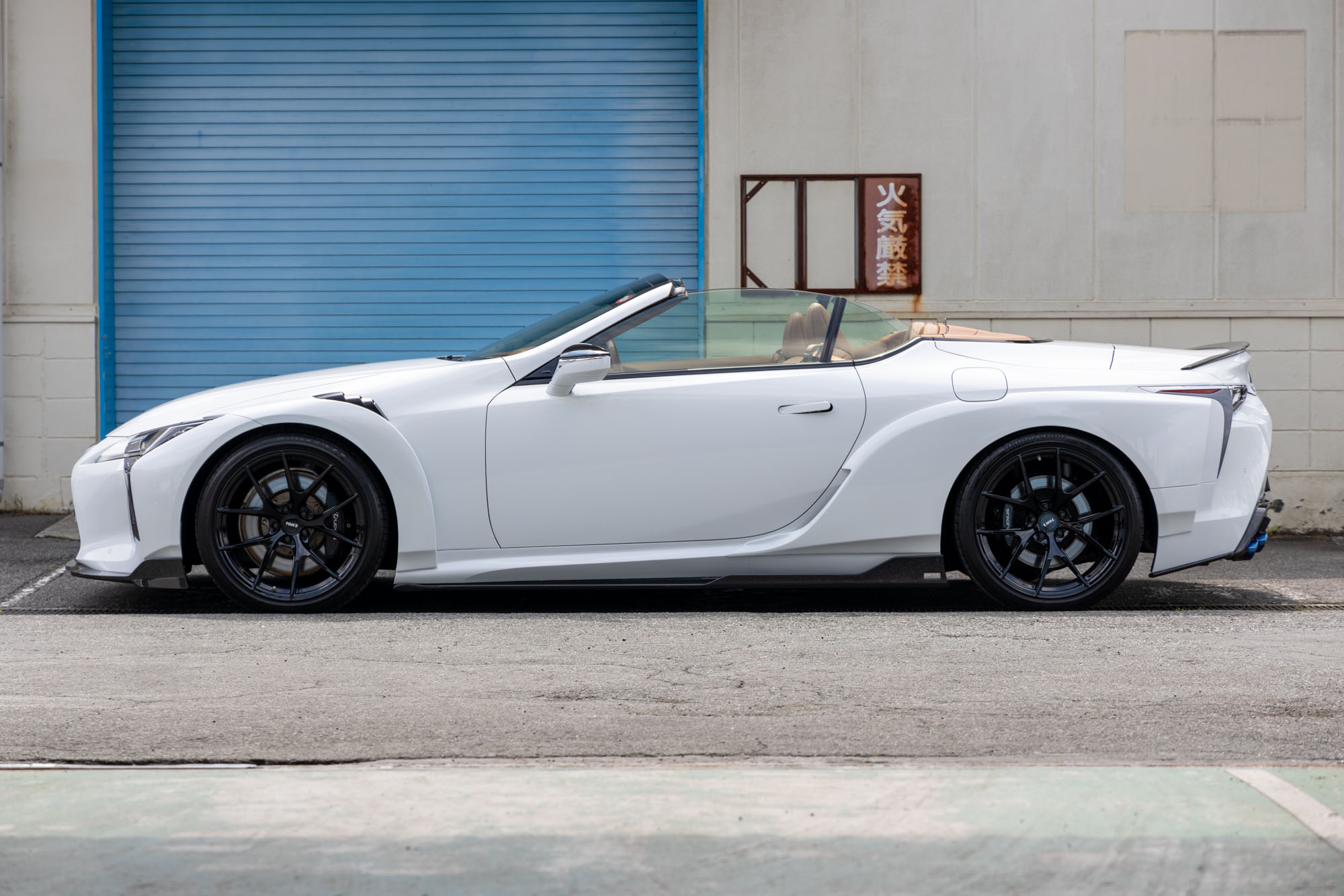 TOM’S LC Convertible Wide Body