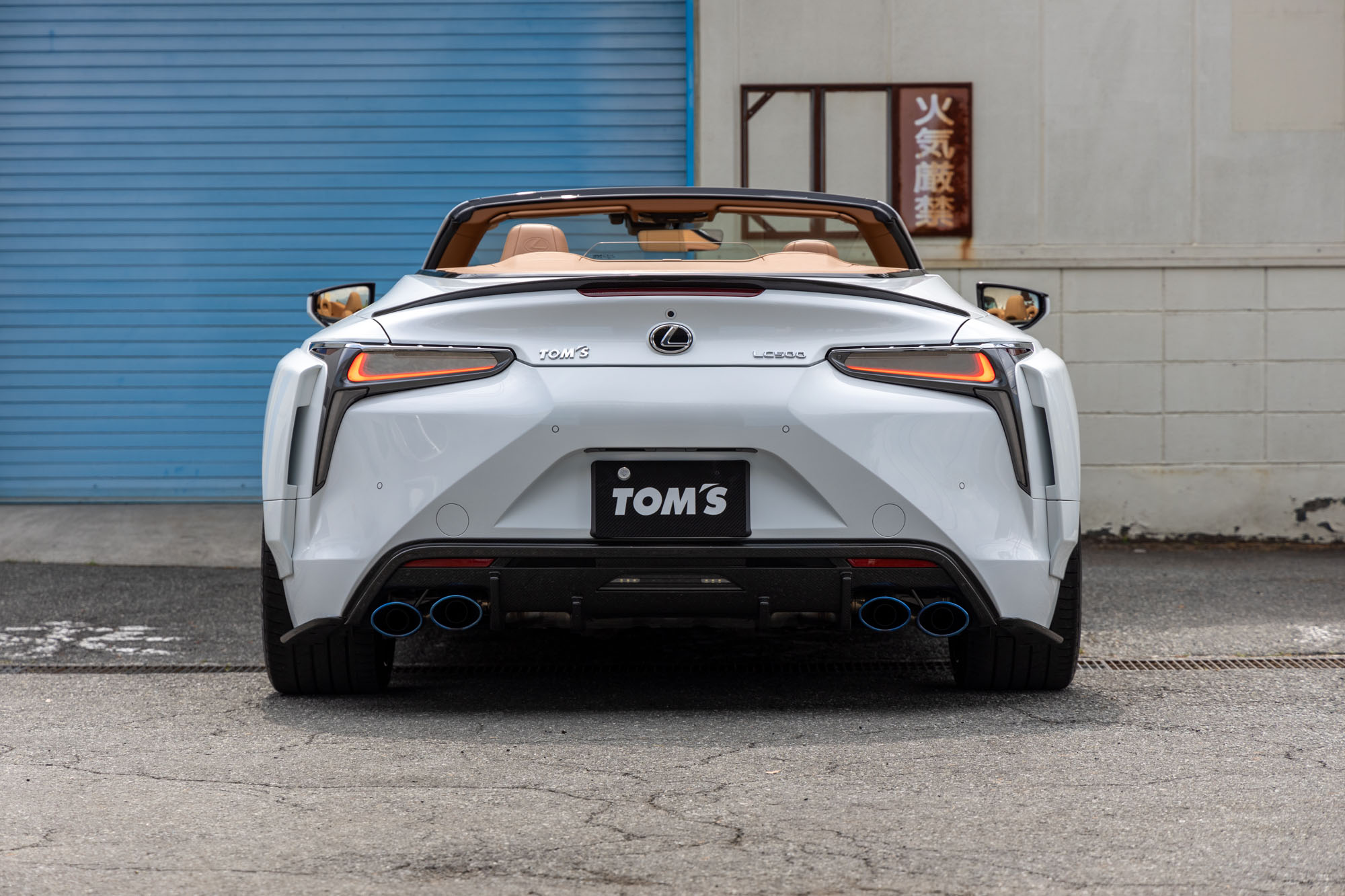 TOM’S LC Convertible Wide Body